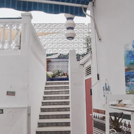 Beach And Center Backpackers Albergue *