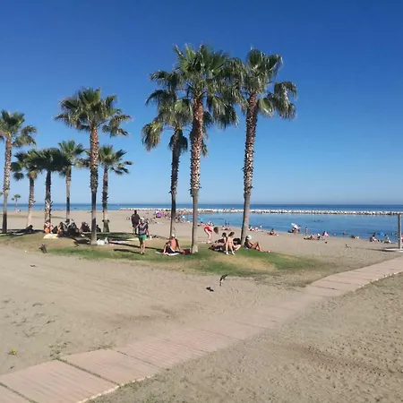 Beach And Center Backpackers 旅馆